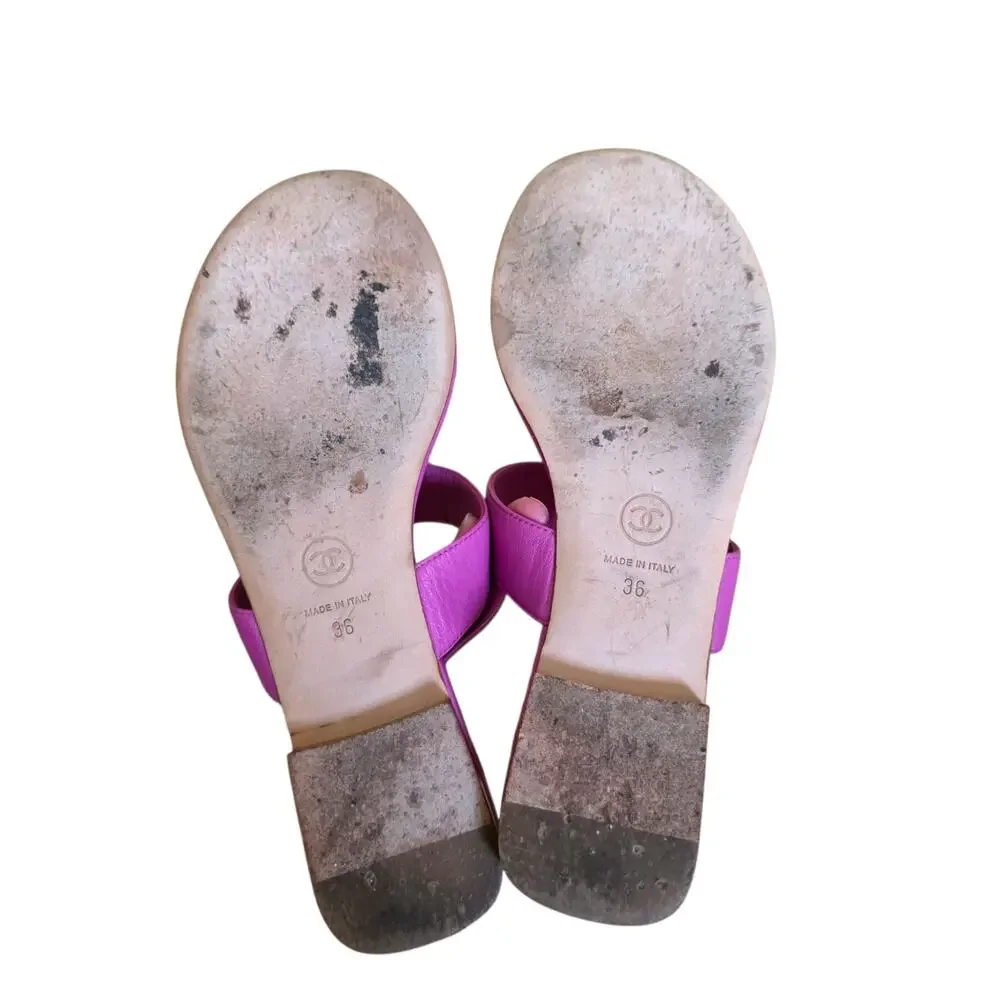 Chanel Thong Pink Quilted Leather CC Logo Sandals Chain Flat Crystal 36 5.5